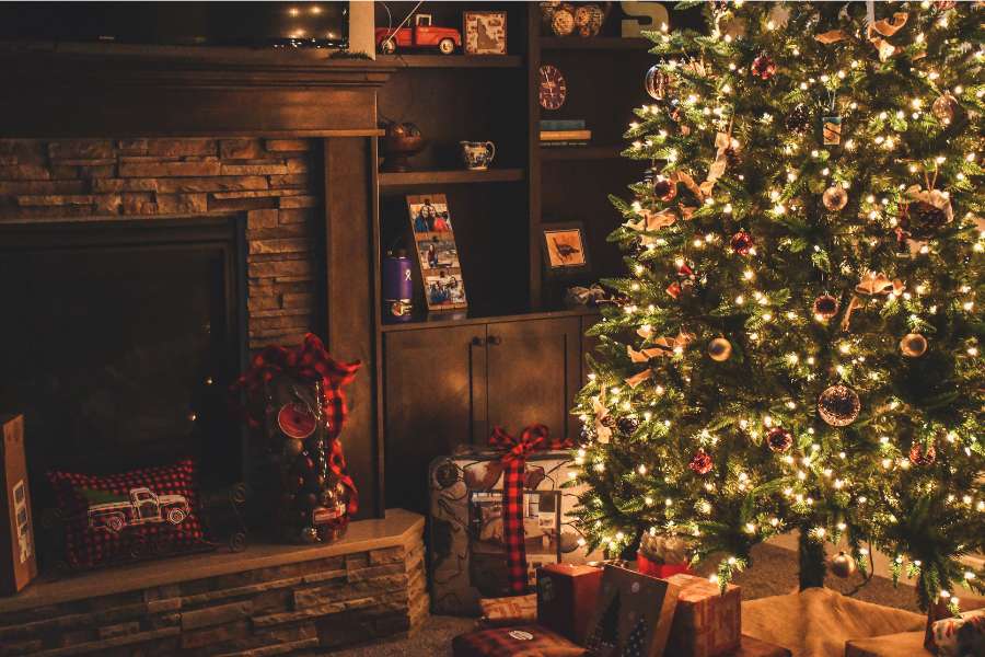 18 Christmas Proposal Ideas to Make This Holiday Season Magical