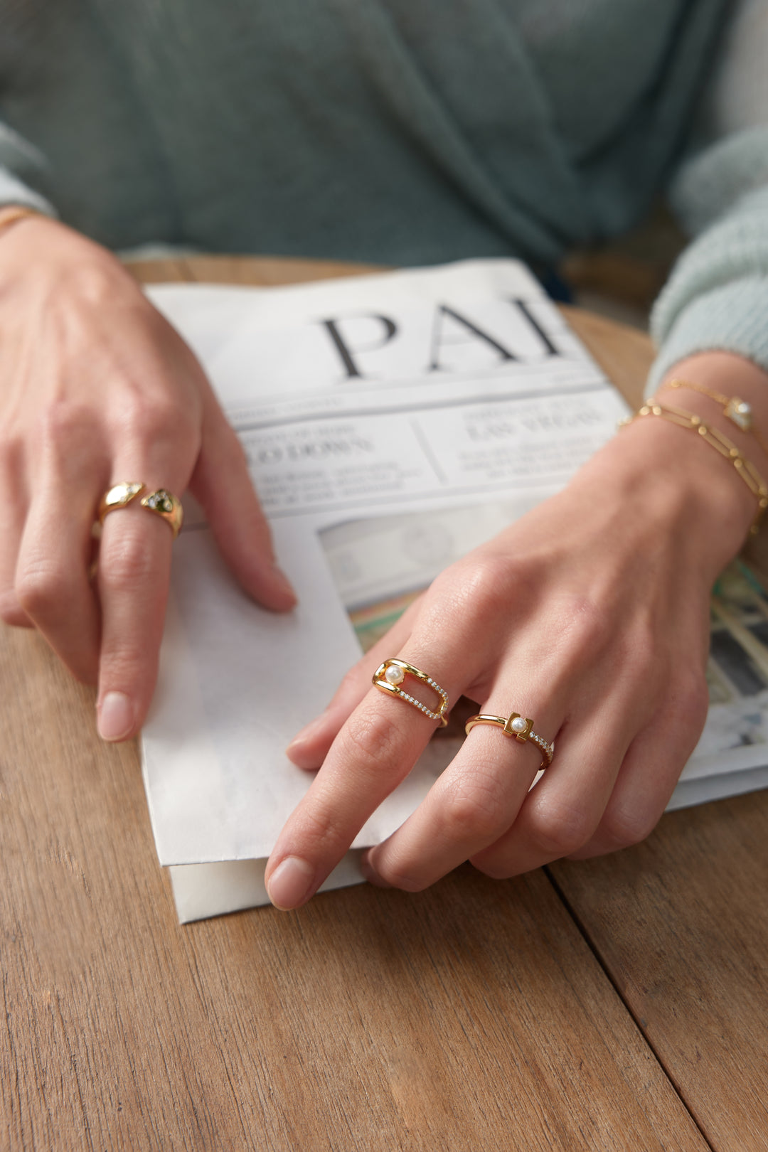 Gold Pearl Sparkle Interlock Ring